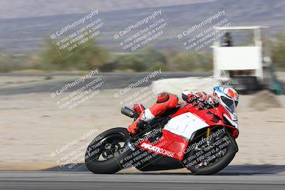 media/Nov-16-2025-Race Pace (Sun) [[8c5fa54630]]/Verified Riders/7-Turn 4 (1155am)/